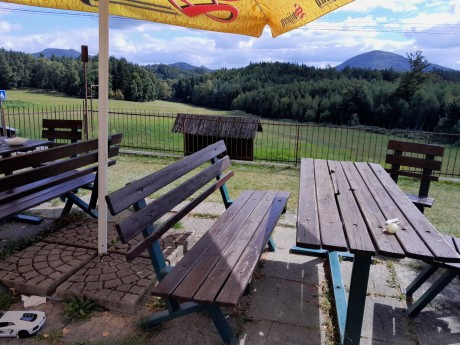 2 posezení na terase Jablochaty