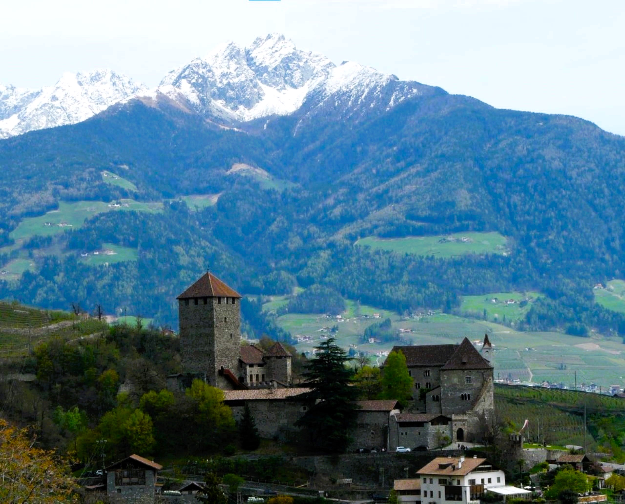 21 Hrad Tirol