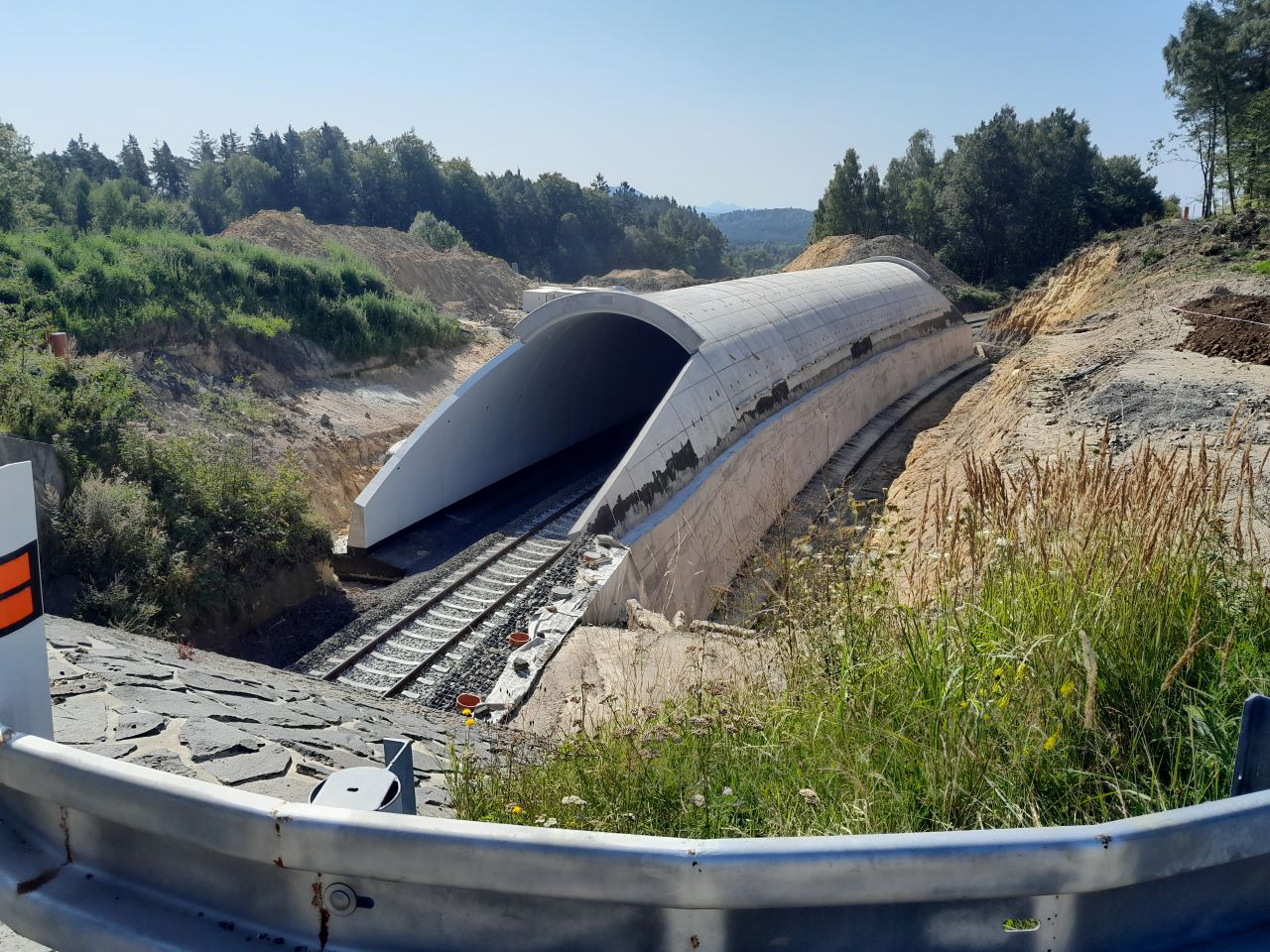 11 tunel pro žleznici