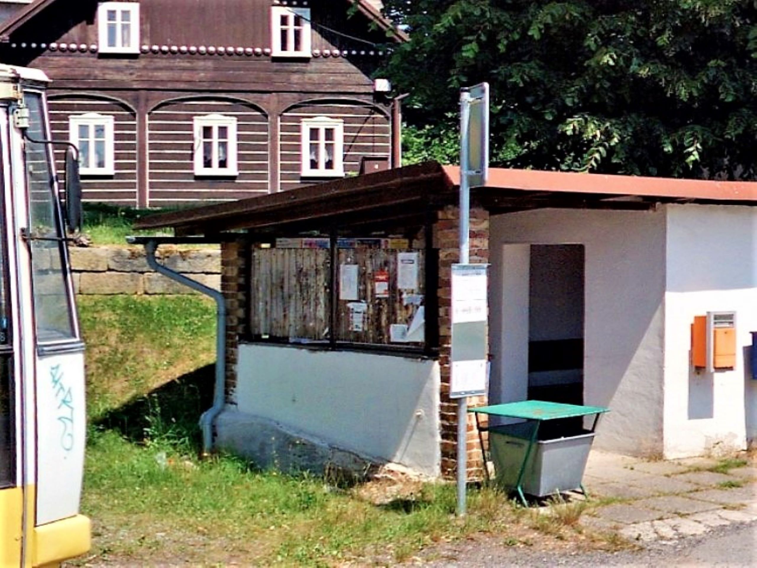 5 ČEKÁRNA AUTOBUSŮ