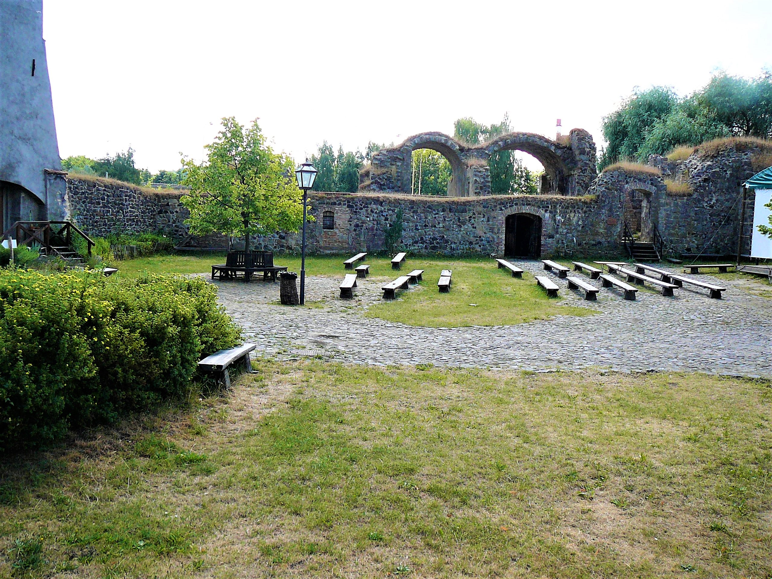 13 hrad Lipé